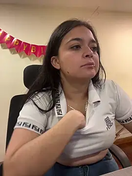 Selene  Ferrer online show from May 2026 01:07:01 PM