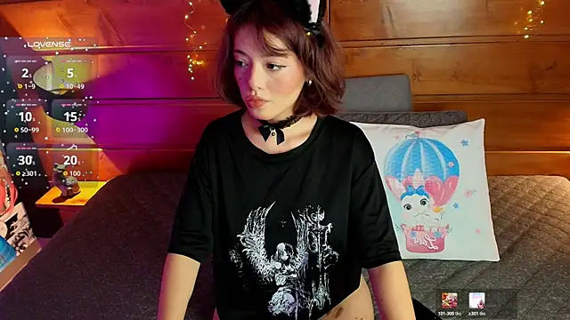 lily reeds online show from July 2026 08:06:02 PM