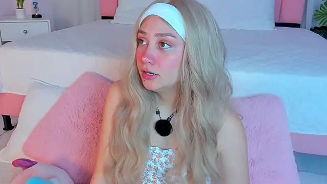 Snapshot of sweett_fire chatting on April 2026 05:41:02 PM sweett fire online show from April 2026 05:41:02 PM
