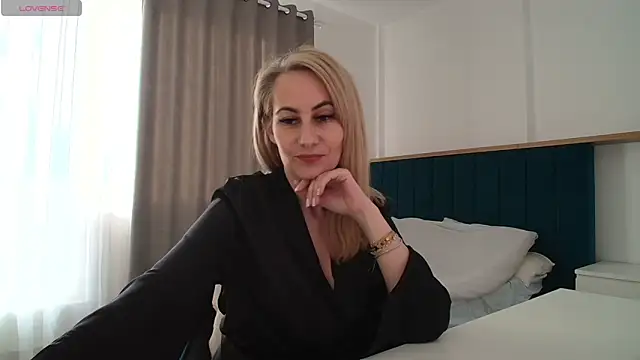 AdellynRose online show from May 2026 04:24:02 PM
