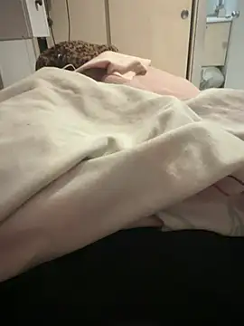 Snapshot of pazzuttraa chatting on April 2026 03:12:01 AM pazzuttraa online show from April 2026 03:12:01 AM