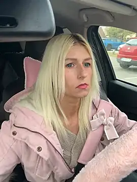 Snapshot of barbiplaymate chatting on March 2025 08:59:01 AM barbiplaymate online show from March 2025 08:59:01 AM