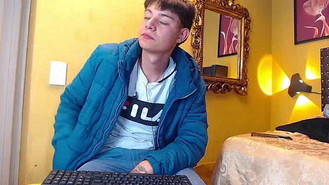 Snapshot of luckk_ chatting on April 2026 06:13:01 AM luckk online show from April 2026 06:13:01 AM