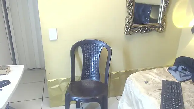 Snapshot of luckk_ chatting on April 2026 06:14:02 AM luckk online show from April 2026 06:14:02 AM