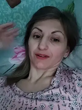 Snapshot of JulieAxy chatting on April 2026 03:29:01 PM JulieAxy online show from April 2026 03:29:01 PM