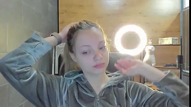 EmmaaMcDon online show from April 2026 08:12:01 AM