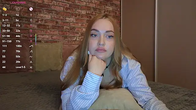 LeryKiss online show from May 2026 12:35:01 PM
