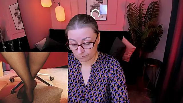 Alexandra Kind online show from April 2026 08:48:01 PM