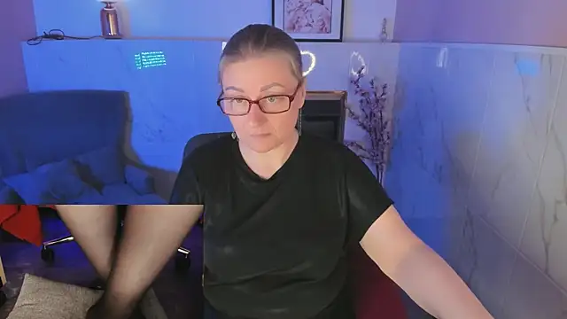 Alexandra Kind online show from May 2026 09:10:02 PM