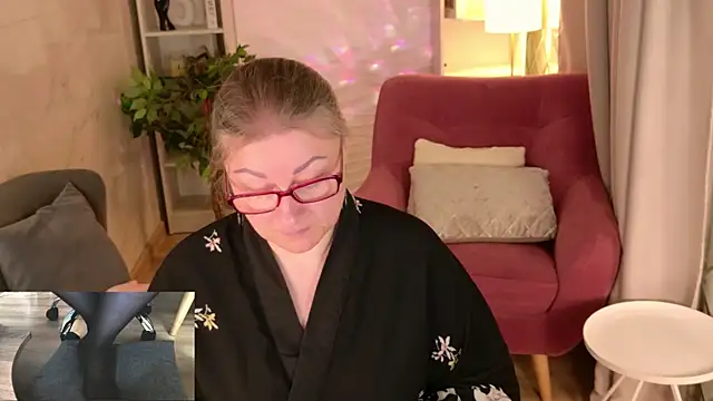 Alexandra Kind online show from May 2026 09:00:02 PM