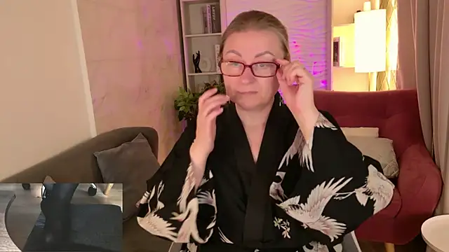 Alexandra Kind online show from May 2026 04:07:02 AM