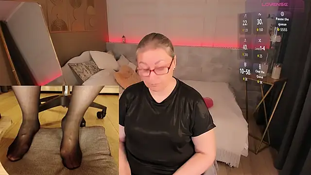 Alexandra Kind online show from May 2026 08:46:01 PM