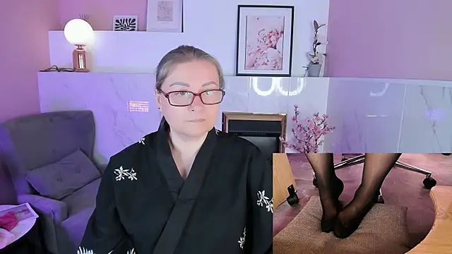 Alexandra Kind online show from June 2026 08:57:01 PM