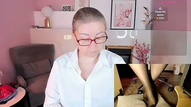 Alexandra Kind online show from July 2026 08:37:01 PM