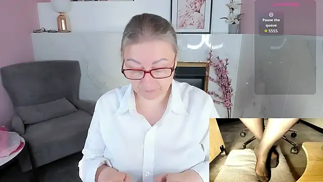 Alexandra Kind online show from July 2026 08:33:02 PM