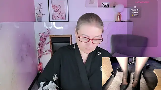 Alexandra Kind online show from July 2026 08:51:01 PM