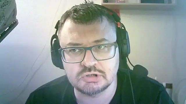 Snapshot of FantastickBombastick chatting on May 2026 06:15:02 PM FantastickBombastick online show from May 2026 06:15:02 PM