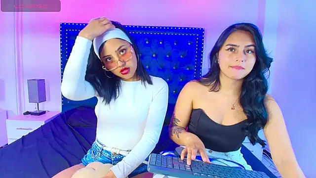 Serena and zoe online show from April 2026 07:32:01 PM