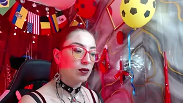 Queenscarlettsecret online show from July 2026 01:06:02 PM