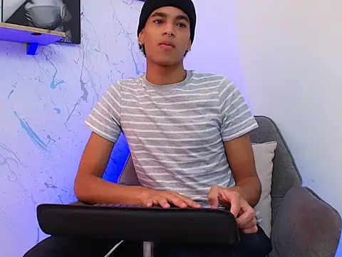 Snapshot of Gabriiel_maddox chatting on April 2026 01:51:02 PM Gabriiel maddox online show from April 2026 01:51:02 PM