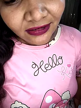 Lusi G online show from April 2026 08:15:02 PM