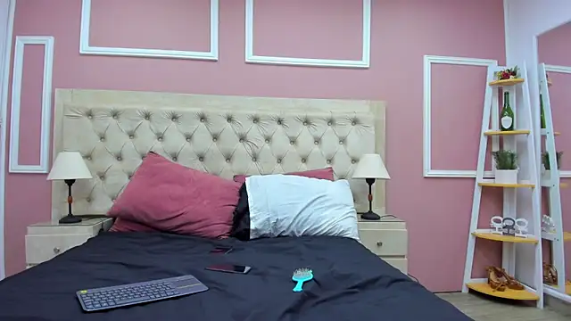 tiffanykanox online show from May 2026 04:31:01 AM