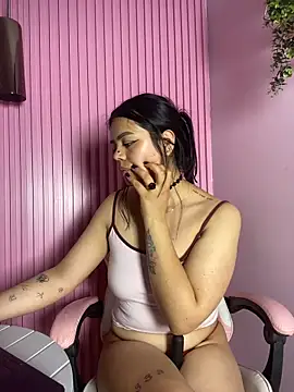 Snapshot of DammCherry chatting on April 2026 07:58:02 PM DammCherry online show from April 2026 07:58:02 PM