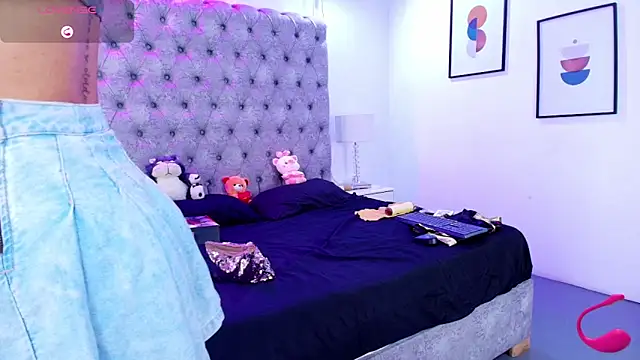 Zoe M00n online show from June 2026 07:42:01 PM