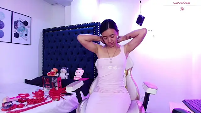 Zoe M00n online show from June 2026 01:15:02 PM