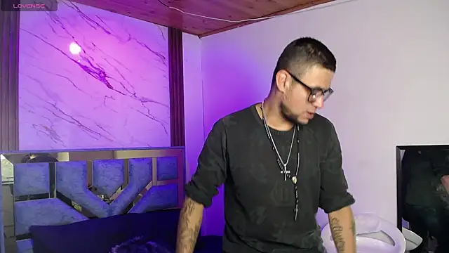Nickk 21  online show from May 2026 02:03:02 PM
