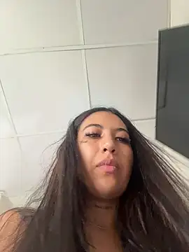 Snapshot of babedemon666 chatting on May 2026 05:18:02 PM babedemon666 online show from May 2026 05:18:02 PM