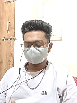 Snapshot of hot_boy995 chatting on May 2026 02:46:01 PM hot boy995 online show from May 2026 02:46:01 PM