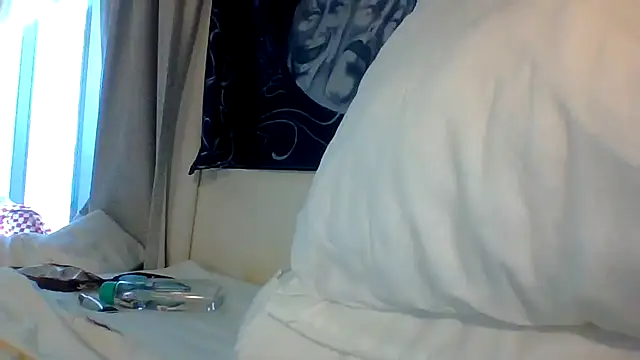 Snapshot of Dicksee_Left chatting on June 2026 07:35:01 PM Dicksee Left online show from June 2026 07:35:01 PM