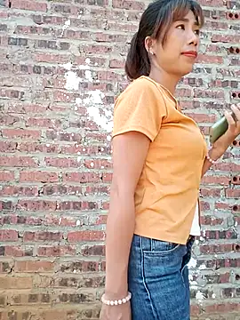 Elena Mia online show from May 2026 12:29:02 AM