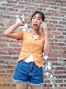 Elena Mia online show from May 2026 01:33:02 AM