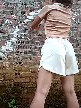 Elena Mia online show from July 2026 10:39:01 AM