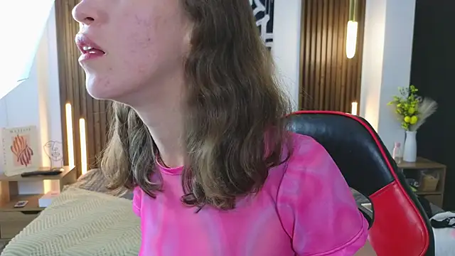 Snapshot of Sun_20_ chatting on April 2026 03:19:02 PM Sun 20 online show from April 2026 03:19:02 PM