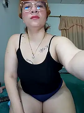 Snapshot of Curves_Nina chatting on May 2026 03:06:01 PM Curves Nina online show from May 2026 03:06:01 PM
