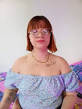Curves Nina online show from July 2026 06:35:01 PM