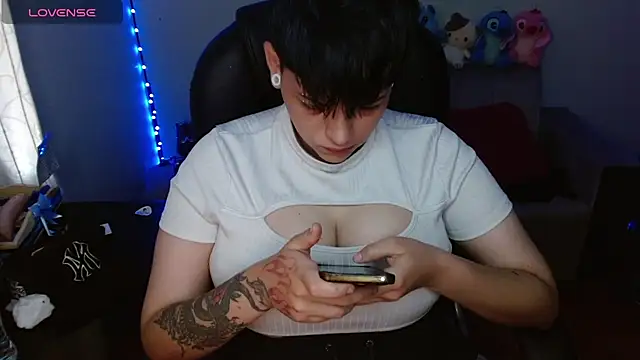 Liam iker online show from July 2026 08:52:02 PM