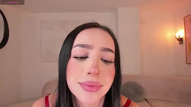 Snapshot of PaulineSanz chatting on May 2026 07:10:02 PM PaulineSanz online show from May 2026 07:10:02 PM
