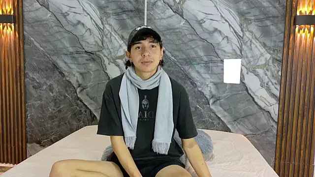 NoahWalker   online show from May 2026 11:05:01 AM