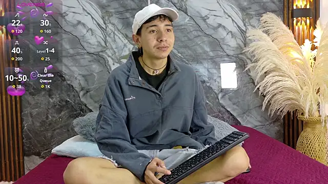 NoahWalker   online show from June 2026 10:52:02 AM