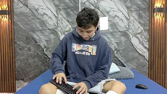 NoahWalker   online show from July 2026 11:16:02 AM