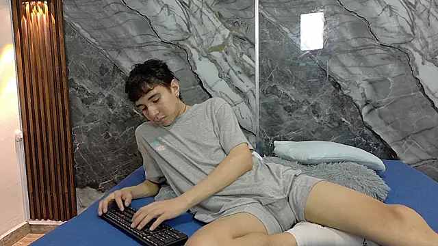 NoahWalker   online show from July 2026 11:17:02 AM