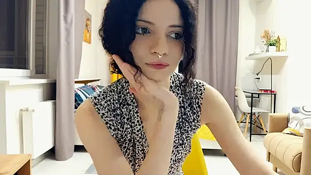 CinnamonCurl online show from May 2026 11:43:02 PM
