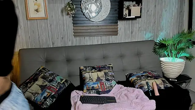 Luna  Cortez online show from May 2026 01:52:01 PM