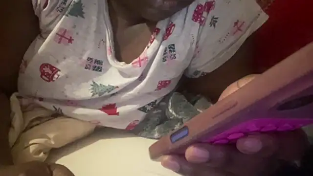 Snapshot of EbonyTheBrattt chatting on April 2026 10:45:02 PM EbonyTheBrattt online show from April 2026 10:45:02 PM