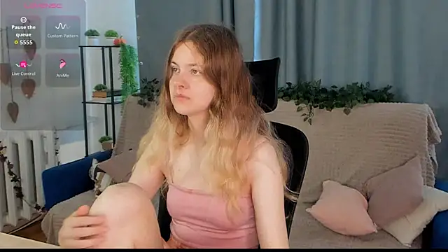 Glitch Doll online show from July 2026 06:31:01 AM