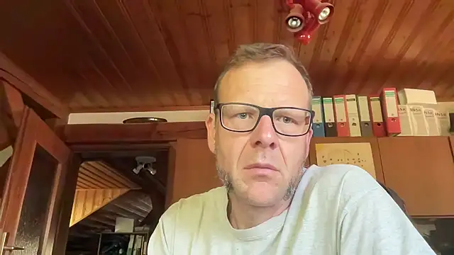 Snapshot of o_florian_o1 chatting on May 2026 05:25:03 AM o florian o1 online show from May 2026 05:25:03 AM